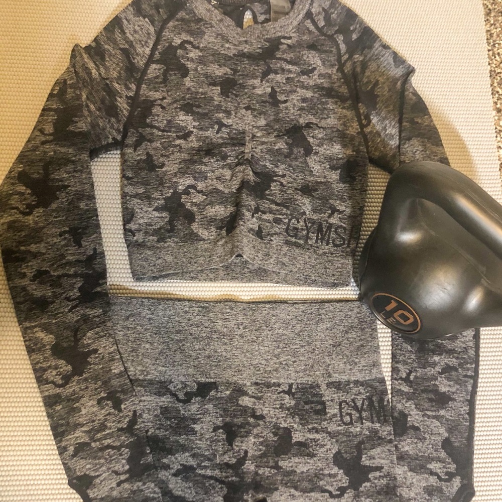 NWOT GYMSHARK SEAMLESS BLACK CAMO SET
